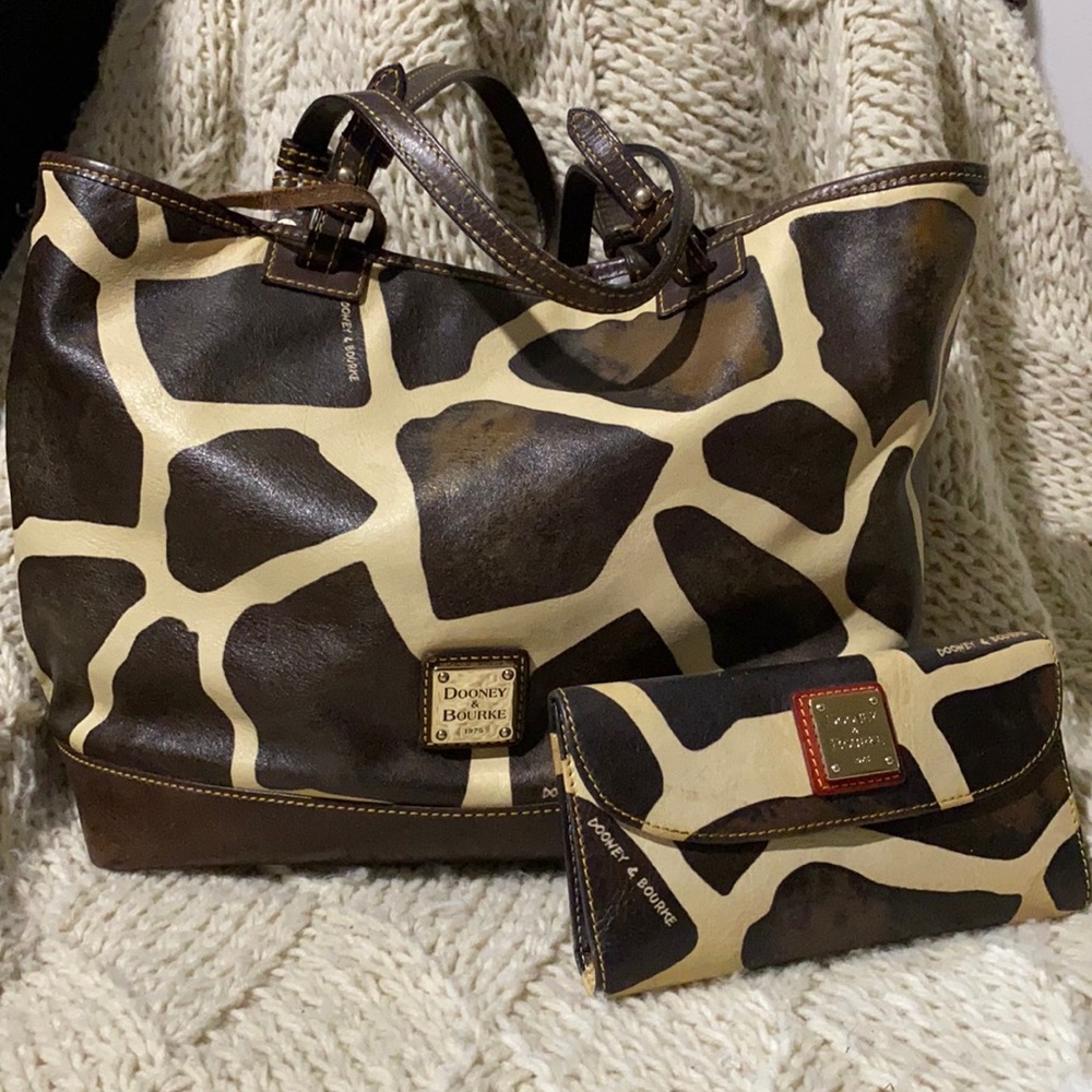 Giraffe print Dooney & Bourke purse and wallet